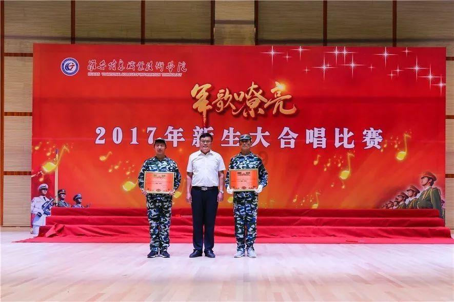 南京紫金山雾凇景观呈现北国风光